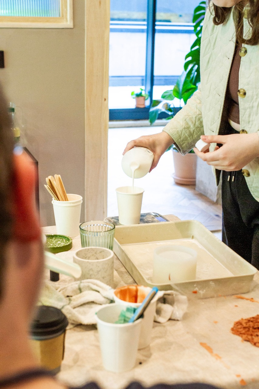 Founder Charlotte teaching a jesmonite craft workshop